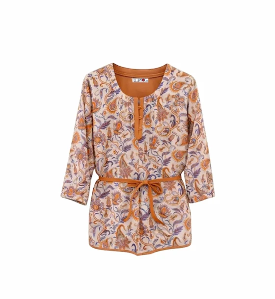 بلوزة مطبوعة بحزام وأزرار