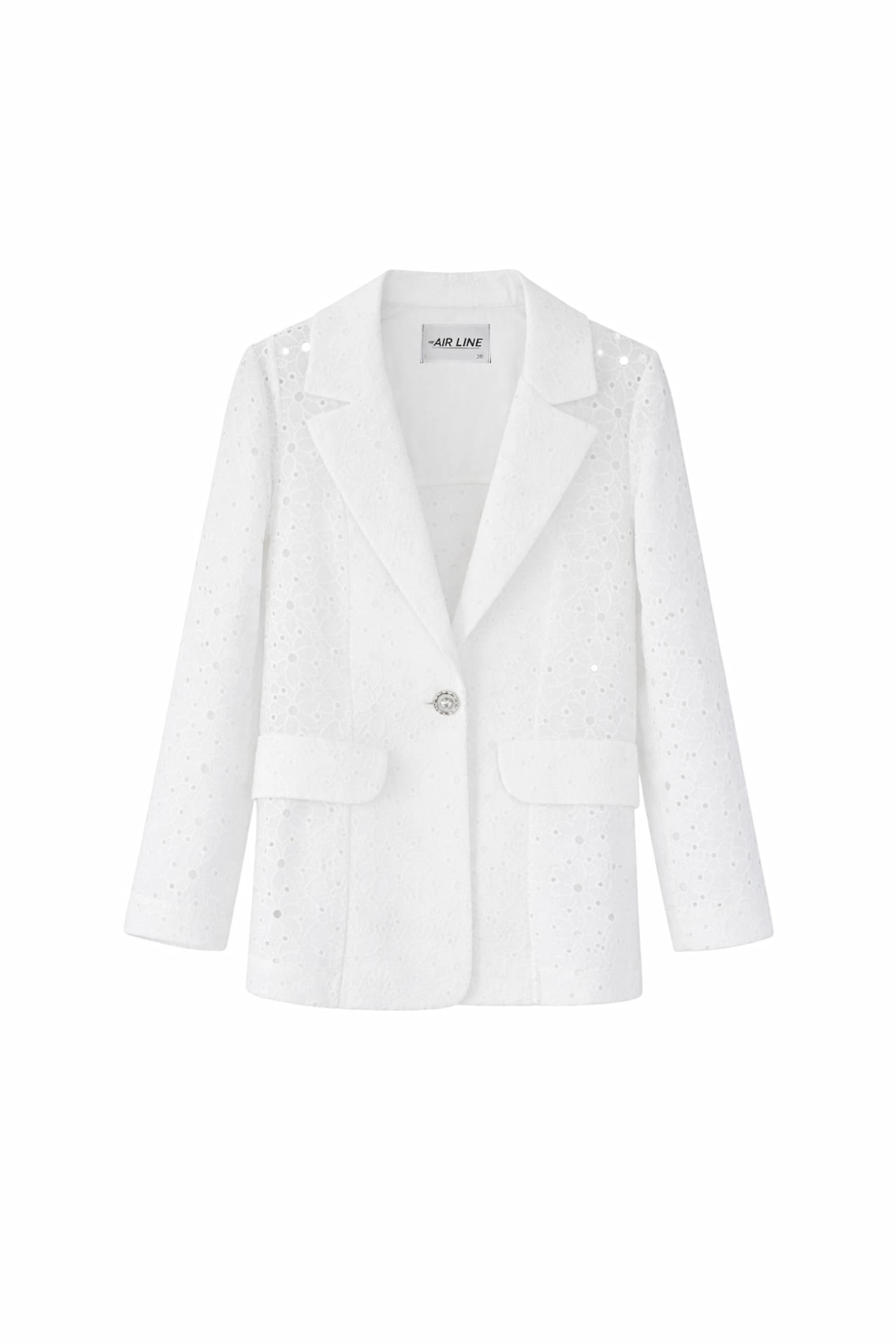 بليزر بتفصيلة مفرغة أنيقة